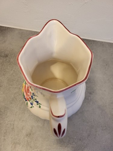 PICHET OU BROC A EAU EN FAIENCE SAINT CLEMENT