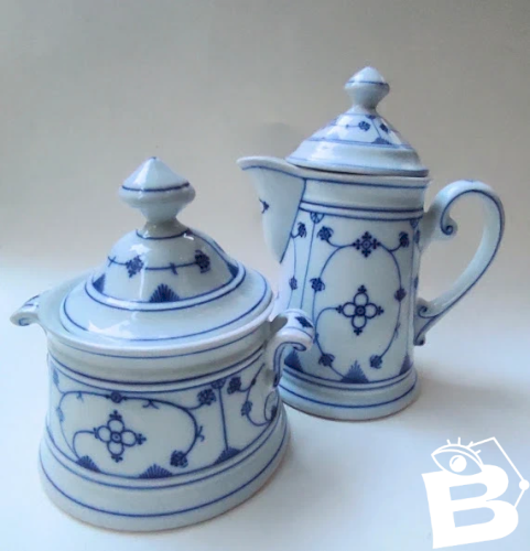 Pichet ou pot à lait et Sucrier anciens en porcelaine Allemande Ct Altwasser Silésia
