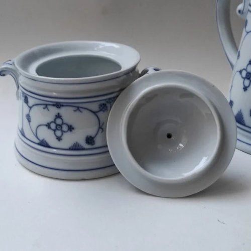 Pichet ou pot à lait et Sucrier anciens en porcelaine Allemande Ct Altwasser Silésia