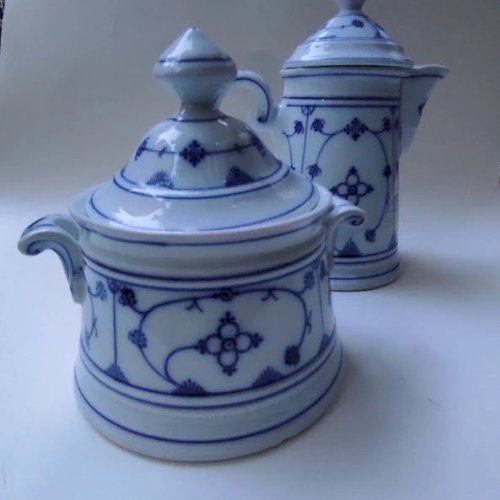 Pichet ou pot à lait et Sucrier anciens en porcelaine Allemande Ct Altwasser Silésia