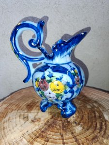 vintage Portuguese pitcher Alcolbaca with floral decoration in good condition