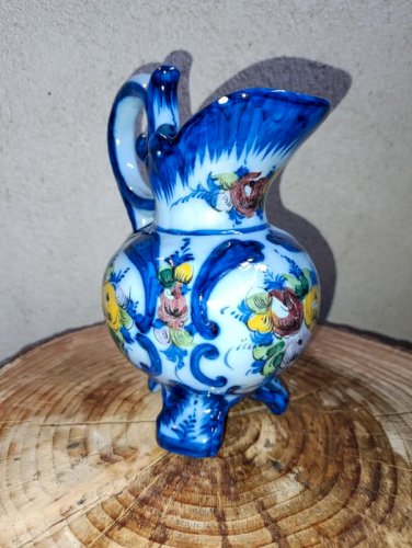 pichet portugais vintage Alcolbaca à decor floral en bon etat