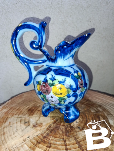 pichet portugais vintage Alcolbaca à decor floral en bon etat