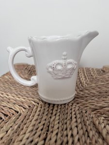 Pichet, pot à lait en céramique blanche à motif de couronne