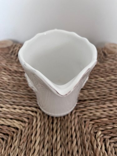 Pichet, pot à lait en céramique blanche à motif de couronne