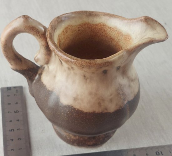 Pichet / pot à lait, en céramique, Vallauris ^