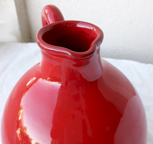 Pichet rouge céramique