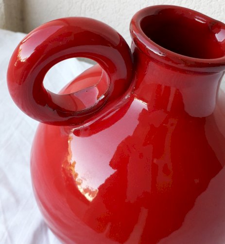 Pichet rouge céramique