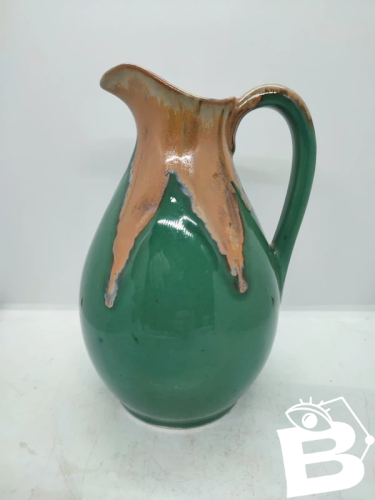 Pichet / vase dans le gout des productions de denbac poincon à  identifié en bon etat