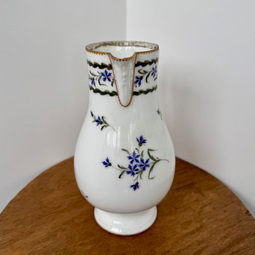 Pichet verseuse en porcelaine décor au barbeau XVIIIe M3961