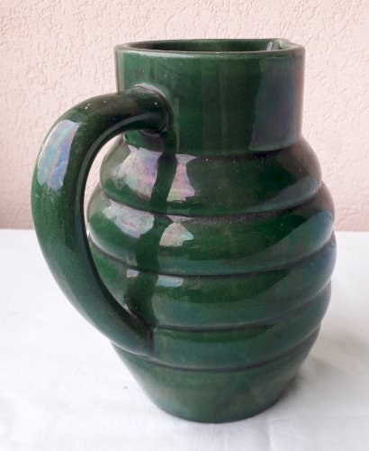 Pichet vert en céramique