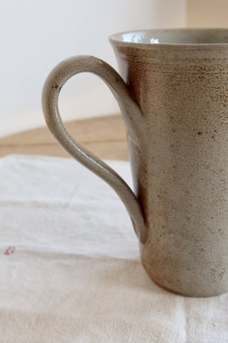 Pichet vintage en céramique émaillée marron taupe
