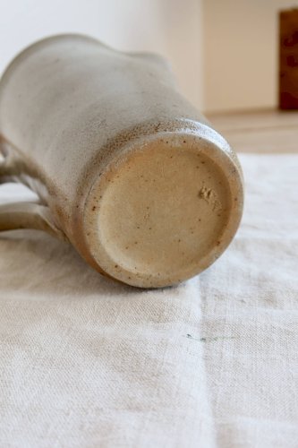 Pichet vintage en céramique émaillée marron taupe