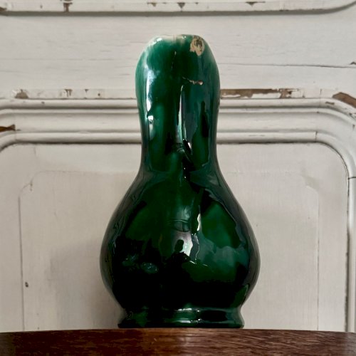 Pichet vintage en céramique fond vert 1960 M3651