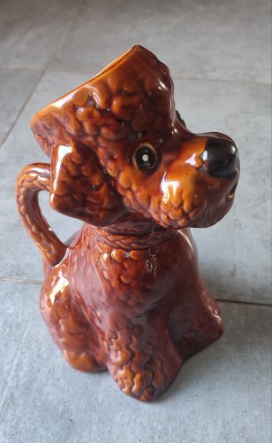 Pichet zoomorphe en céramique chien caniche années 50–60 