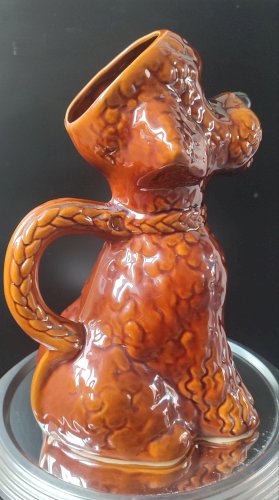 Pichet zoomorphe en céramique chien caniche années 50–60 