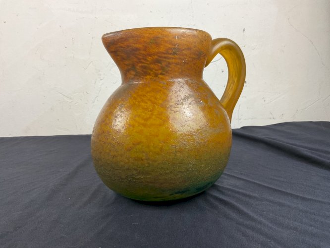 PICHET,POT A EAU PATE DE VERRE marmoréen GEORGE DE FEURE