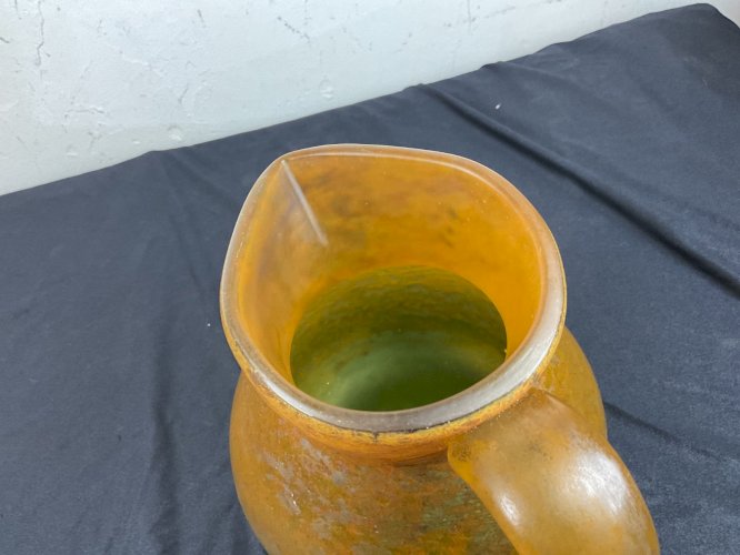 PICHET,POT A EAU PATE DE VERRE marmoréen GEORGE DE FEURE