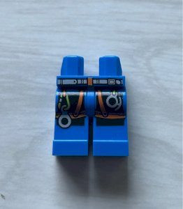 Lego leg piece/accessory