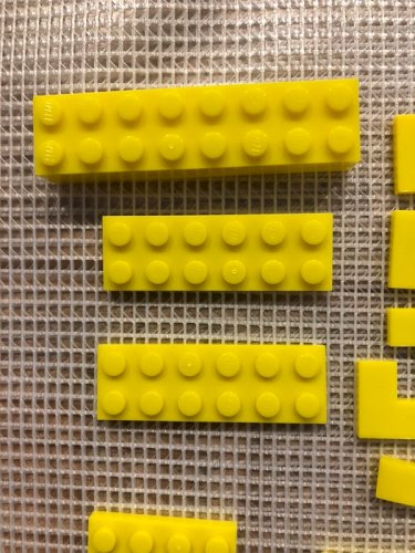 Pièces de Lego jaune fluo