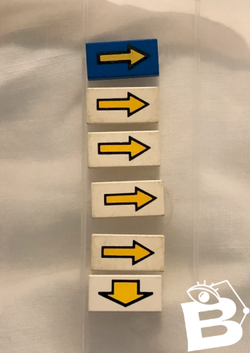 Pièces de Lego motifs flèches