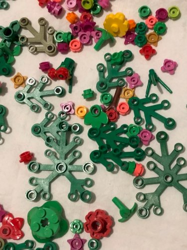 Pièces de Lego thème fleurs et jardins