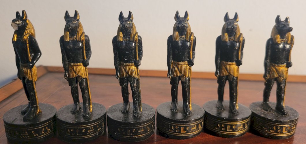 Pièces d'échec égyptologie probablement début XXème.