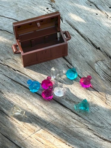 Pièces/accessoires Lego coffre fort et diamants