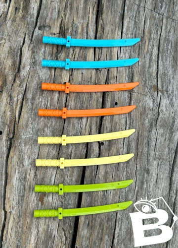 Pièces/accessoires Lego épées multicolores