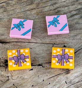 Lego pieces/accessories gift plates