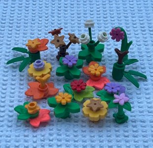 Lego pieces/accessories garden and flower themes