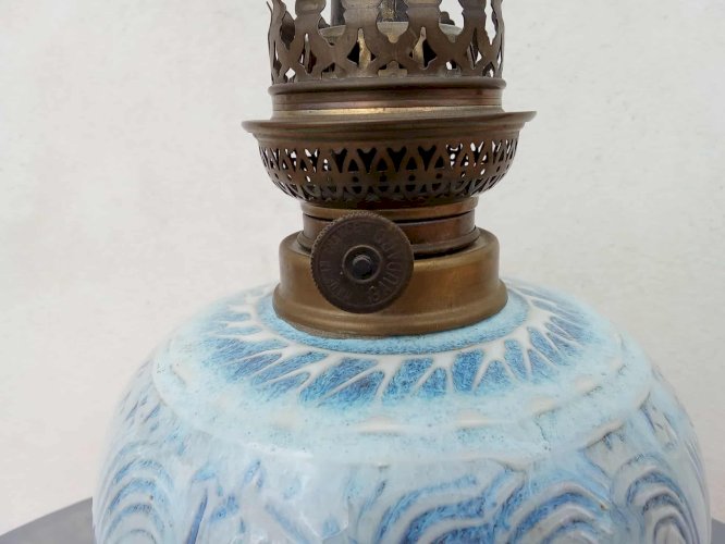 Pied de lampe à pétrole