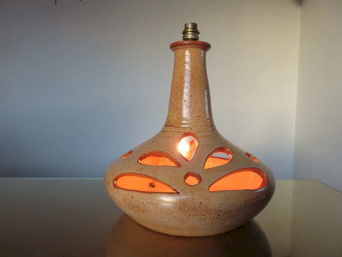 PIED DE LAMPE EN CERAMIQUE SIGNE DOUBLE ECLAIRAGE ANNEES 50 60 