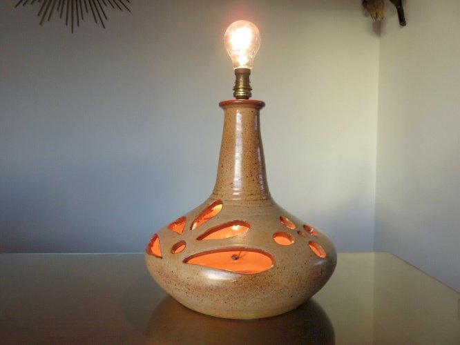 PIED DE LAMPE EN CERAMIQUE SIGNE DOUBLE ECLAIRAGE ANNEES 50 60 