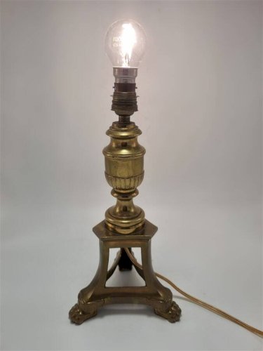 Pied de lampe en laiton à pattes de lion