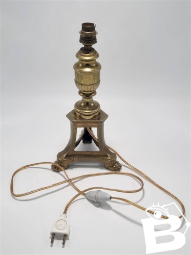 Pied de lampe en laiton à pattes de lion