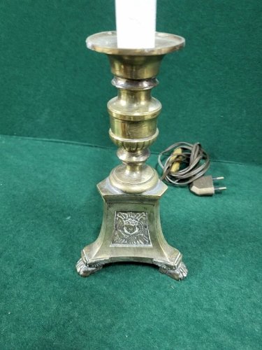 PIED DE LAMPE EN LAITON SUJET RELIGIEUX