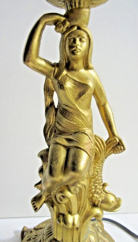 Pied de lampe régule doré, pêcheuse tenant la lumière sur la tête, Napoléon III