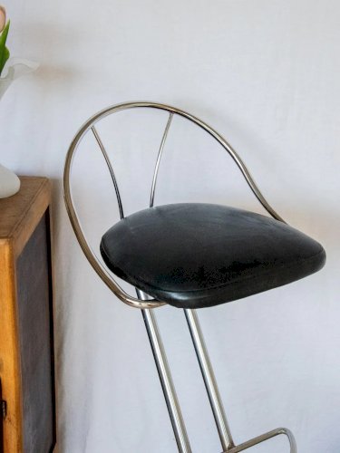 Pierre, la paire de tabourets de bar chromés N°33