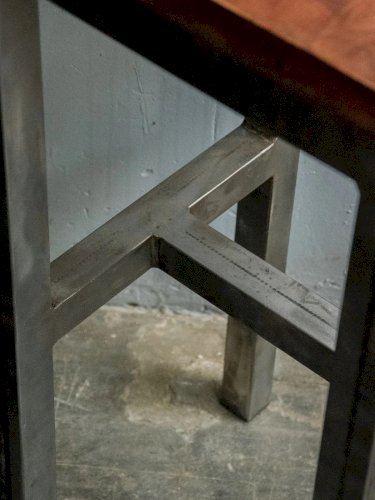 Pierre, la paire de tabourets de bar en métal N°17