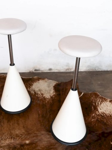 Pierre, le tabouret de bar culbuto N°9