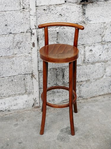 Pierre, le tabouret de bar en bois foncé N°8