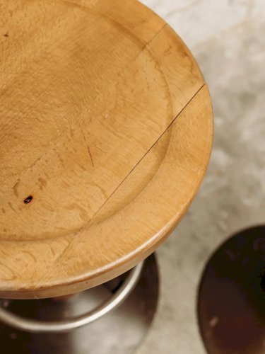 Pierre, le tabouret de bar en bois N°22