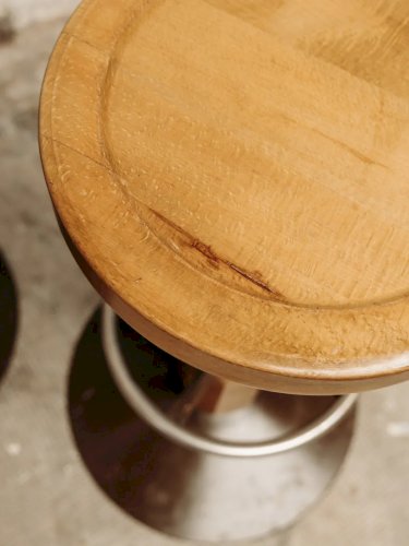 Pierre, le tabouret de bar en bois N°22