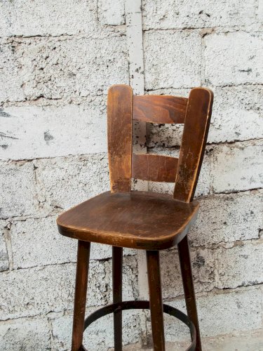 Pierre, le tabouret de bar en bois N°28