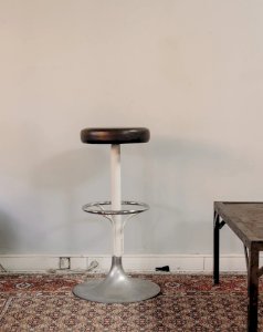 Pierre, the metal and faux leather bar stool N°26