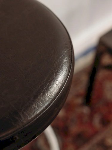 Pierre, le tabouret de bar en métal et skaï N°26