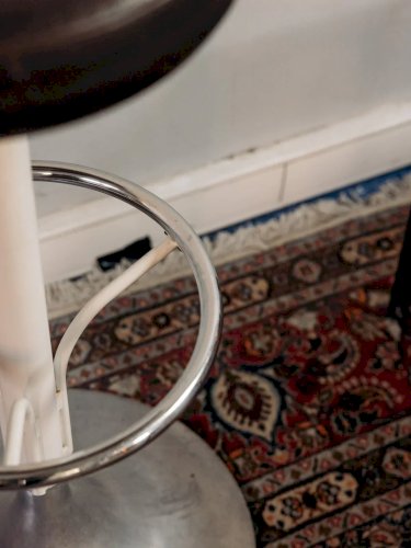 Pierre, le tabouret de bar en métal et skaï N°26