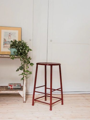 Pierre, le tabouret de bar industriel rouge N°10