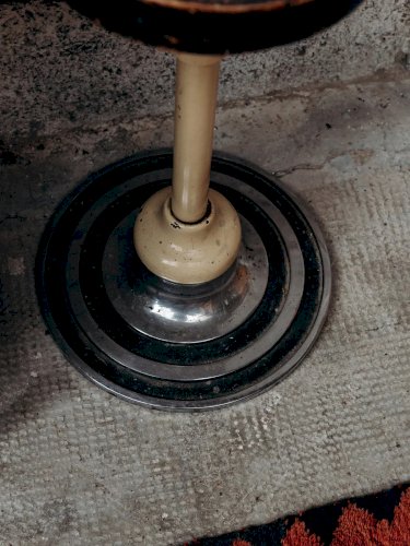 Pierre, le tabouret haut en cuir N°11